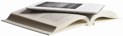 Kindle2_On_Book